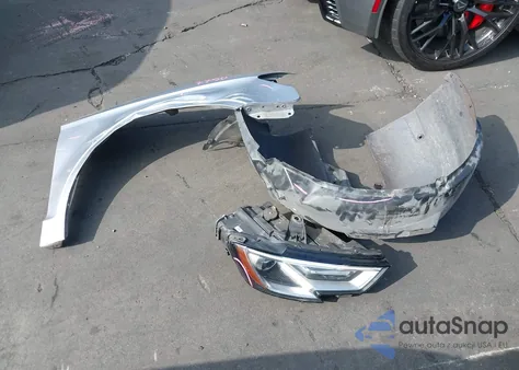 2018 Audi A3 2.0T Premium/2.0T Tech Premium из США, поврежденный, VIN WAUAUGFF5J1037857